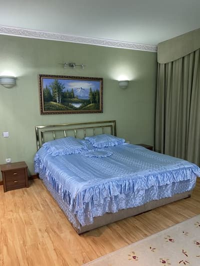 Аренда 6-комн. кв. 140 м² — 131