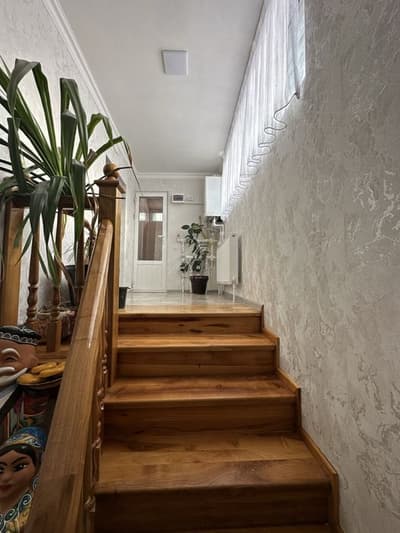 Аренда 5-комн. коммерция 200 м² — улица Ракатбоши