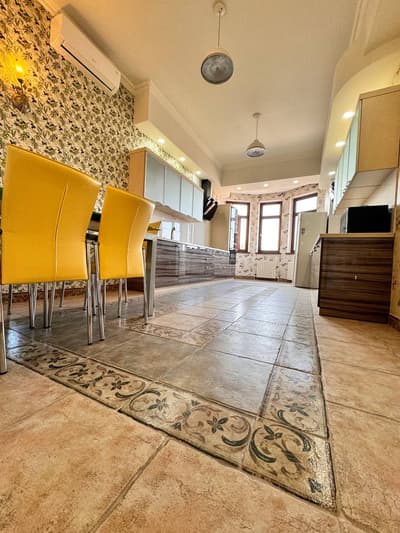 Продажа 4-комн. кв. 189 м² — улица Фидокор