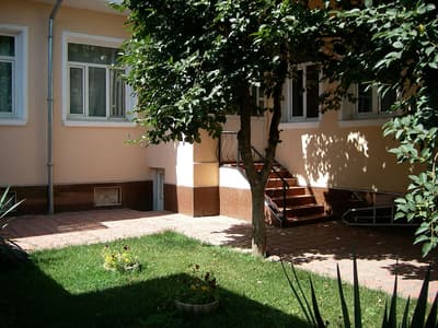 Аренда 3-комн. коммерция 120 м² — улица Ракатбоши