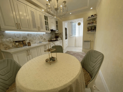 Аренда 4-комн. кв. 140 м²