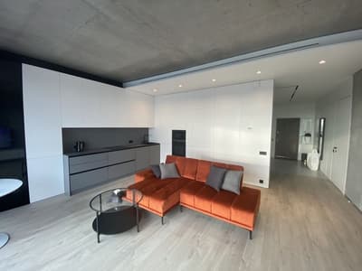 Аренда 3-комн. кв. 160 м² — метро Айбек