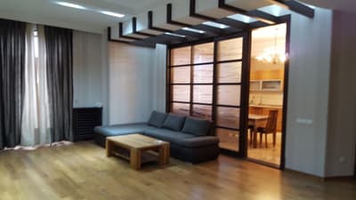 Аренда 3-комн. кв. 183 м² — 89А