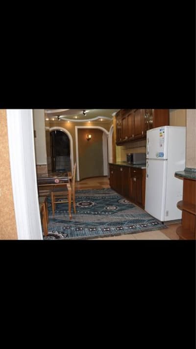 Аренда 4-комн. кв. 300 м²