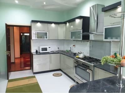 Аренда 3-комн. кв. 115 м² — метро Новза