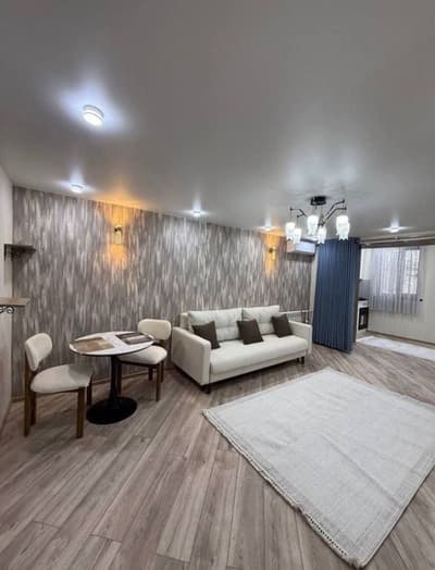 Метро Новза Чиланзар продается Квартира 2/2/4 кирпич балкон 2/6