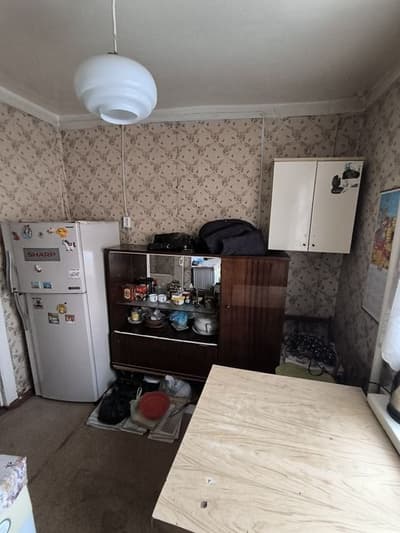 2х ком квартиру Сергели Спутнике   1/2  в деревянном доме с обстановко