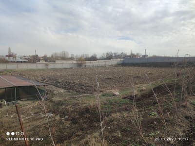 70 sotihli hovli va mini ferma.Havosi toza.Manzarali joylar.