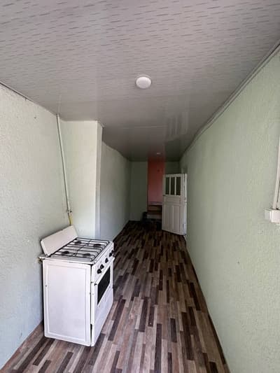 Срочно продается ховли 0.8сотка 1комната,без  ремонт,Шербуддин