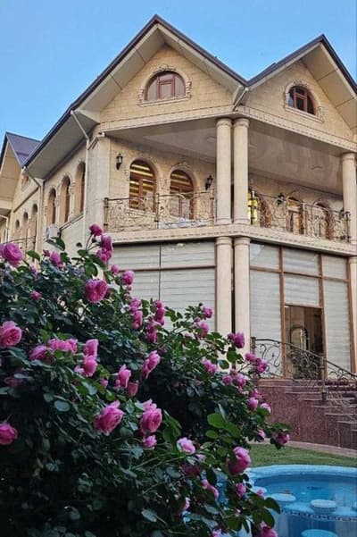 Sotiladi Евро Дом 10 соток в элитной махалле Бог Сарай Яккасарай