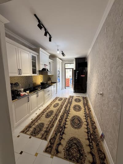 3 xona skvaznoy 2 etajda kvartira sotiladi