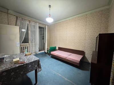 Продам чиланзар 3.  Двух комнатная.  Метро Хамза