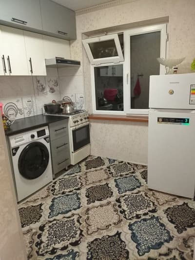 Uy sotiladi 1 xonali