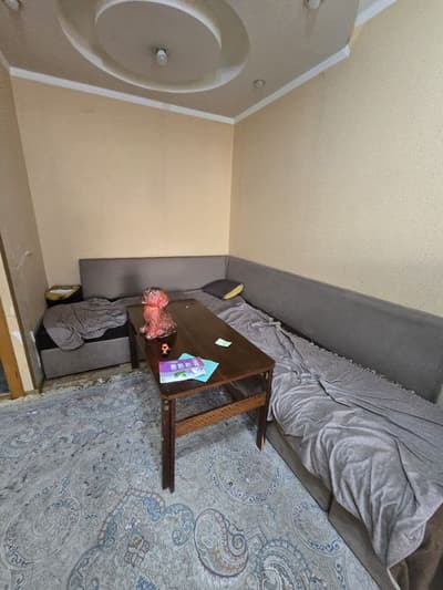 2хоналик 3каватдан, Чинор Пиридастгир