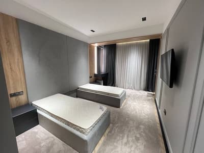 Яккасарайский район новостройка на против жк UZBEGIM 3/2/8 с ремонтом!