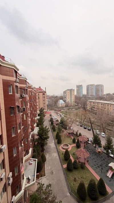 Алайский базар ц2  Премьер застройщик " Голден хаус" Век