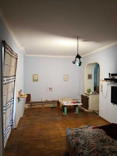 Продаю Юнусабад 17 гор больница Шахристанская 2в3\4\4 ГАЛЕРЕЙКА