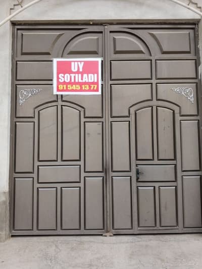 Срочно уй сотилади,8 отик,8 та хона,ошхона,хаммом,,парилка,2та санузел