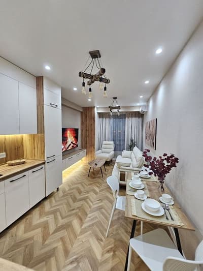 Своя двух комнатная 55м.кв 8 роддом Глинка посредникам не беспокоить