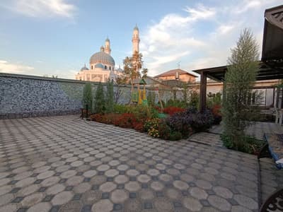 Участок 6 соток с двухэтажным домом 10 комнат Бектемир