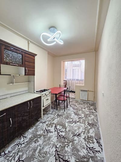 Sagdianada 2 xona kvartira sotiladi