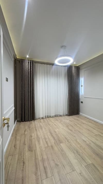 Юнусабад 12 квартал. Продается квартира  3/5/10