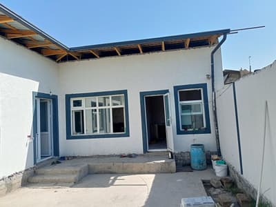 Hovli sotiladi 1.5 sotix