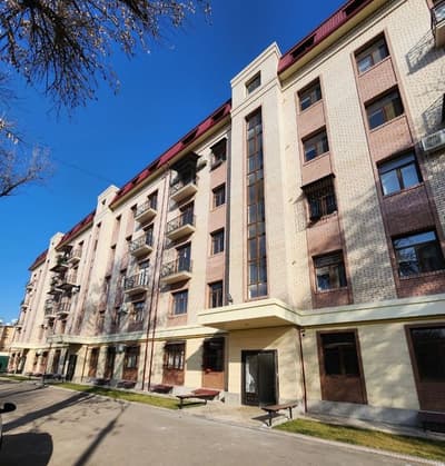 Продаётся 3 комнатные квартиры с подвалом на  Чиланзаре 19 квар