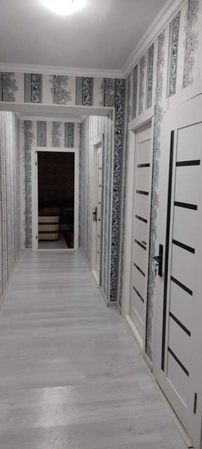 Срочно Машина бозор олдида 3 хонали 3/3/5 60м2 квартира сотилади