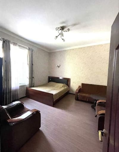 Продаю высокопотолочный дом 1-ком в самом центре ул.Нукус и А. Тимура