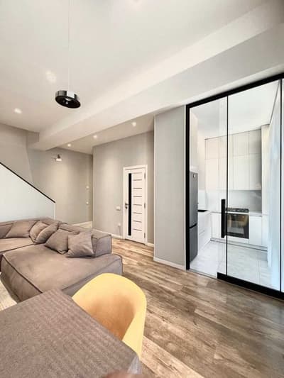 «Solaris»да 3 хона ремонт мебель техникаси билан срочно сотилади