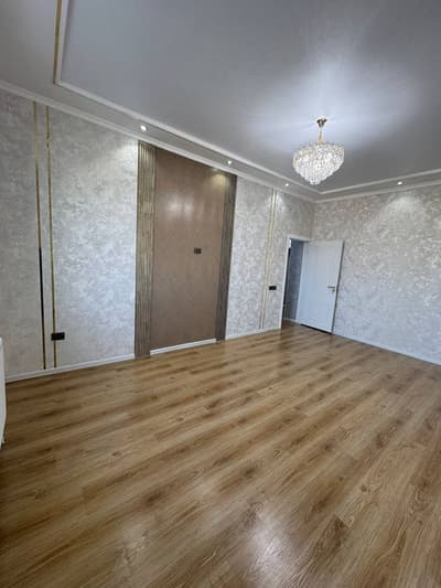 1 хонали 7 кават 41 квадрат 
8 каватли янги лифтли дом
Манзил: Крытый,