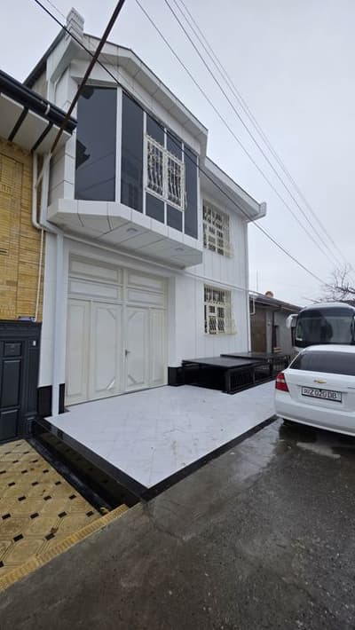 Продаётся дом на 2 семьи