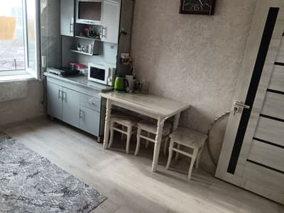 1 ком квартиру Сергели. Бывшее общежитие. 3/4 с ремонтом им мебелью