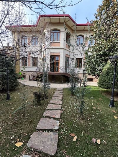 Продается дом 7 соток Центр Луначарского.