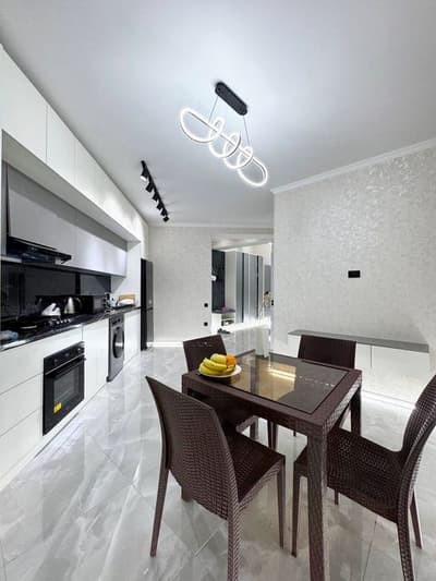 Яшнабад улица Иззат Новостройке продаю квартиру  3/8/8  60м2