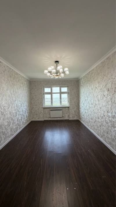 Sergeli 8-xudud 2/7/7 xonali uy sotiladi.