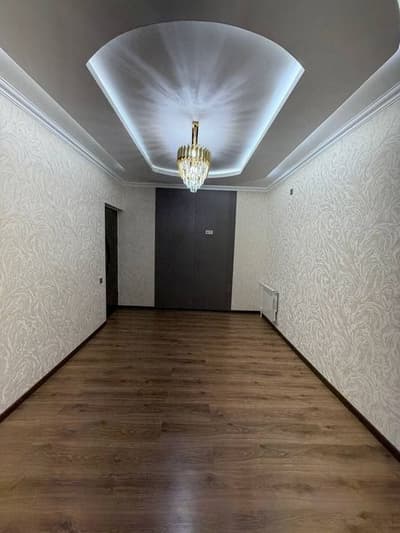 Продаётся квартира в Чиланзар 19 квартал Ор мойка 50/50