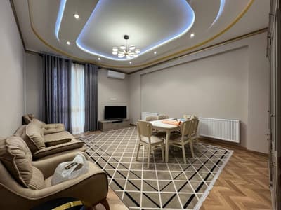 4/4/8 Шота Руставели, ориентир Бобур парк, два санузла, мебель техника