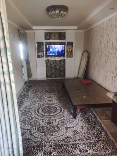 Уй сотилади 3 хонали 1 - этаж арка олди огород