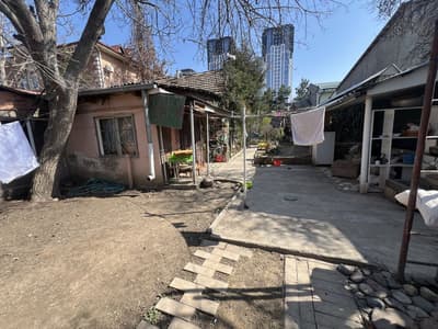 Дом под слом академ. Городок 6.5 соток цена 300000 у. Е