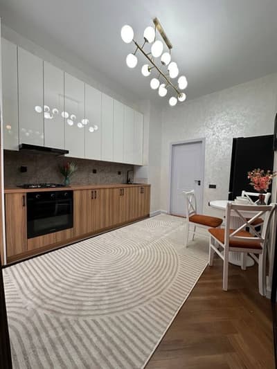 Чиланзар 3.  М хамза.  3комнатная новостройка. 70м2